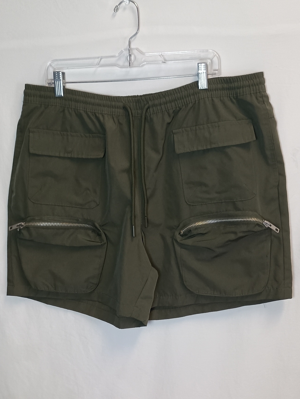 Forever 21 Cargo Shorts in Green Size XXL NWT